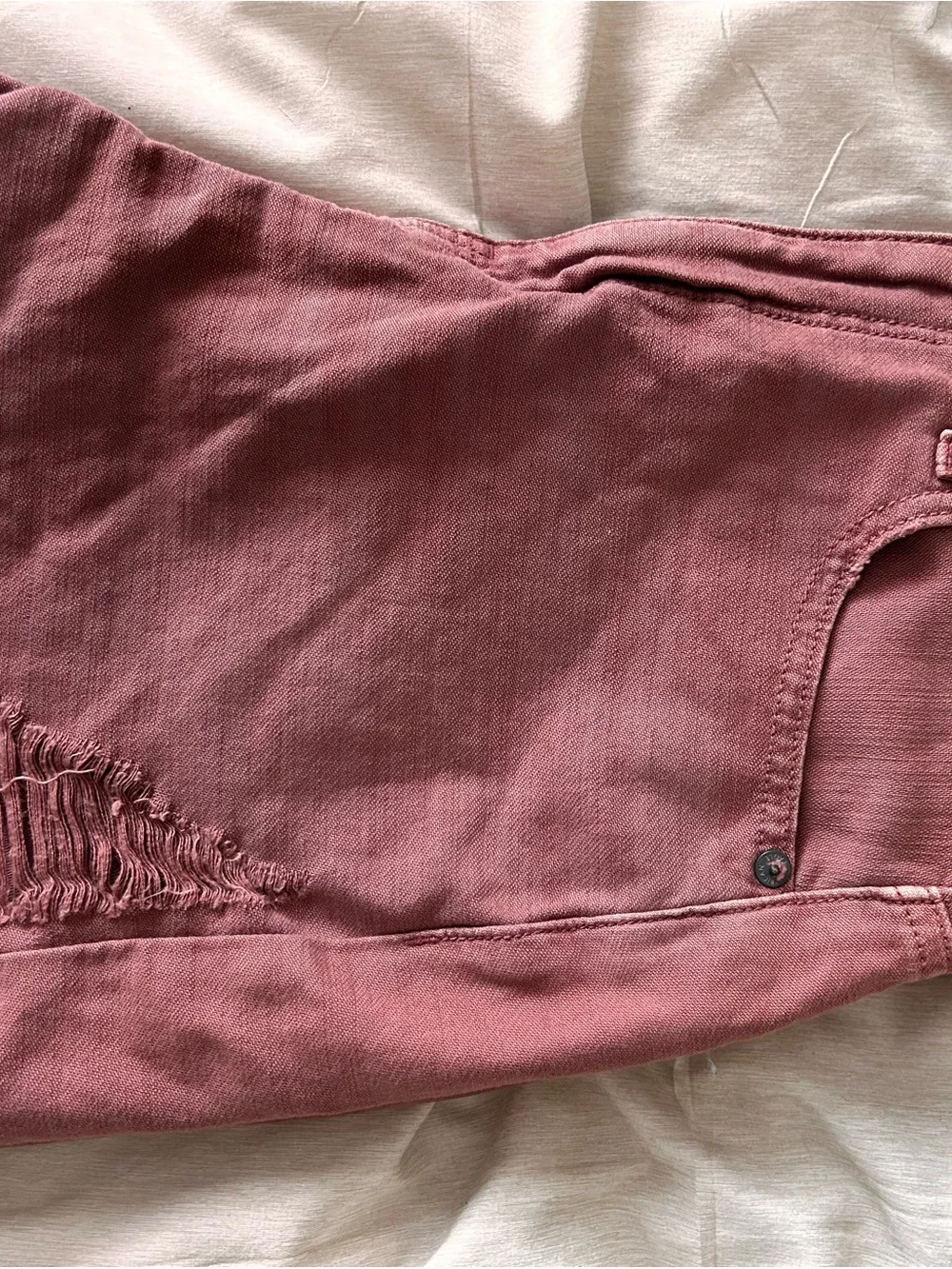 American Eagle Dusty Rose Frayed Hem Denim Shorts Size 4